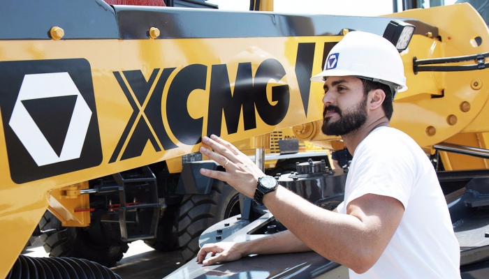 品質(zhì)，為你<br>行穩(wěn)致遠(yuǎn)，精益求精